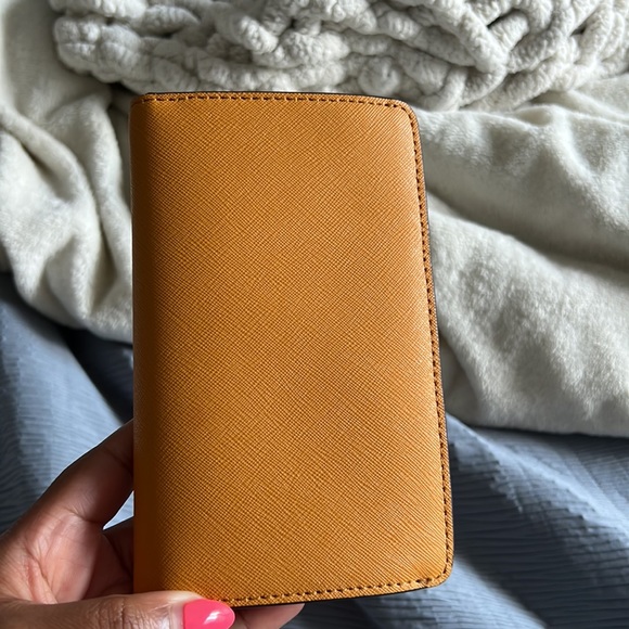 MICHEAL KORS WALLET - Picture 4 of 4